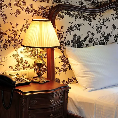 Augusto Boutique & 5*
