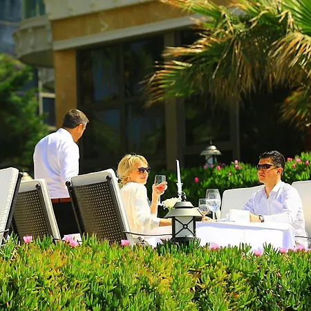 Augusto Boutique & 4*